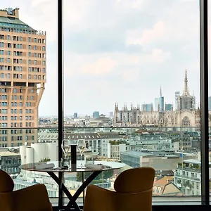 https://uptown-palace.italymilanhotels.net