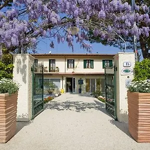 *** Hotel La Pace Italy